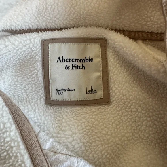 Abercrombie & Fitch Cream Fleece Pullover with Taupe Trim - Picture 2 of 3